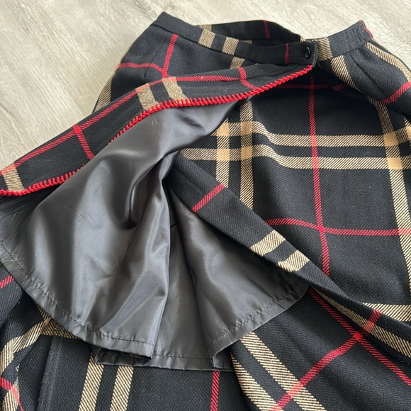 Requirements Plaid Skirt - Picture 10 of 11